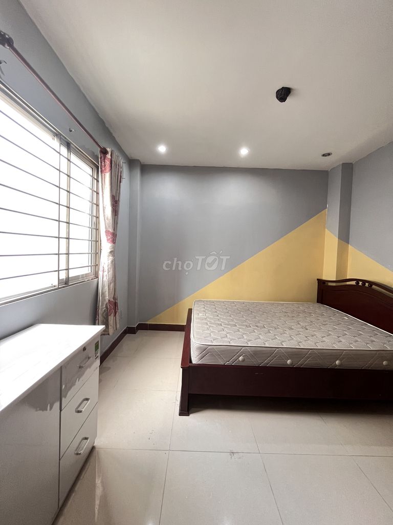 phòng studio, full nội thất, cửa sổ lớn, thang máy, bảo vệ 24/24