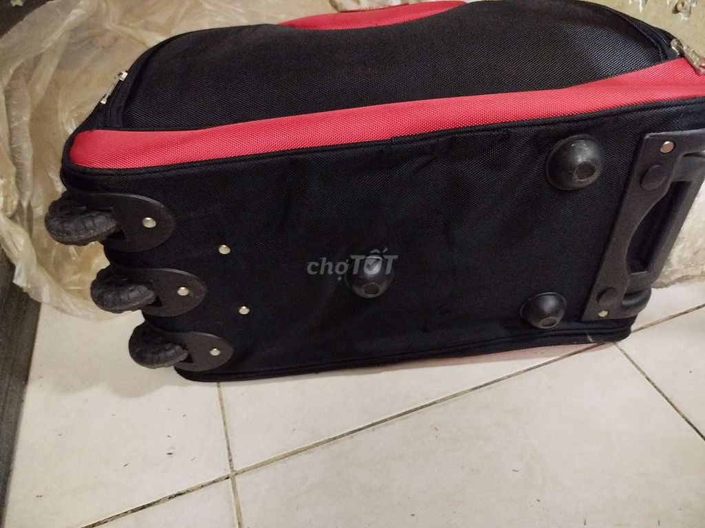 Vali vải size lớn để được nhiều đồ thanh lý nhanh. Mua bán Túi xách tại Quận 10 Tp Hồ Chí Minh được đăng bởi Dương  Yến hình 5