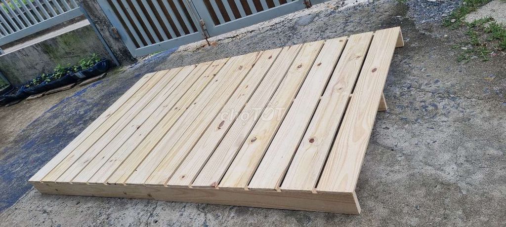 Sale giường pallet 1m2x2m