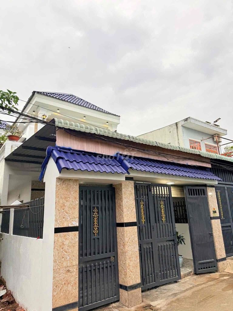 NHÀ DÂN NGANG 6m 1 trệt 1 lầu Sân xe Hơi - 4PN - Gần Trường Học