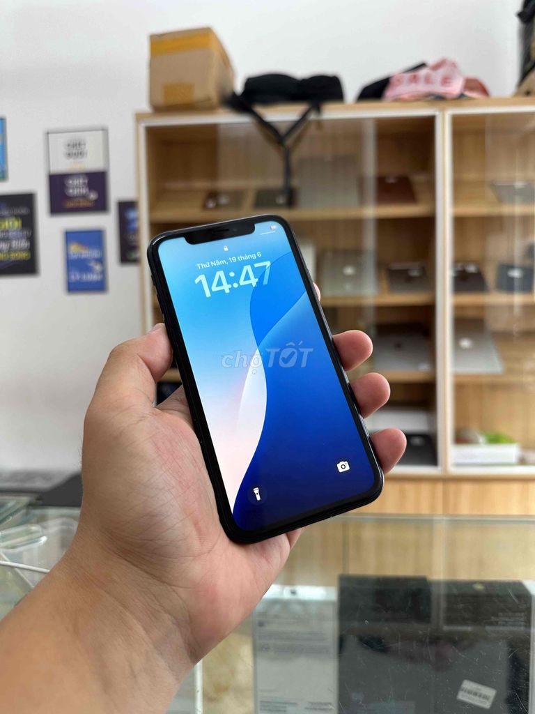 iPhone XR lock 64G zin all Full CN. Mua bán Điện thoại tại Quận Đống Đa Hà Nội được đăng bởi  HT Mobie Trả góp nợ xáu bao duyệt hình 4