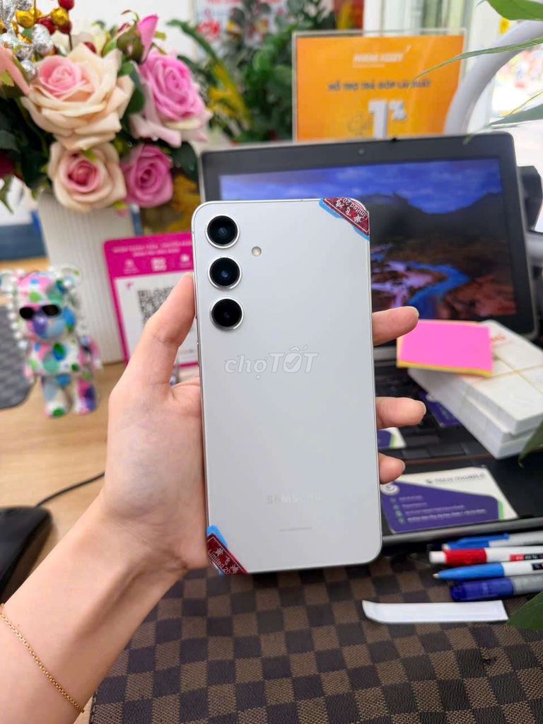 Samsung Galaxy S24 Plus 256GB Bạc. Mua bán Điện thoại tại Quận 12 Tp Hồ Chí Minh được đăng bởi Minh phương hình 1