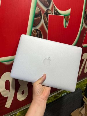 Macbook Air 2017 máy nữ dùng như mới