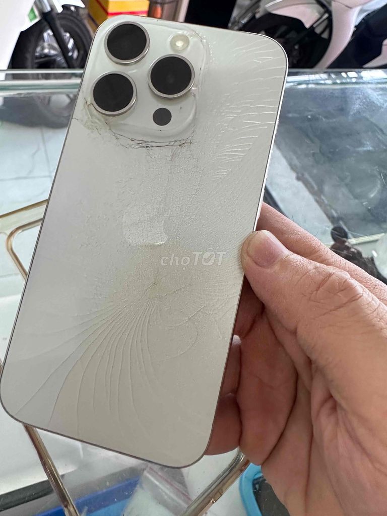 Apple iPhone 15 Pro Trắng 88% dính iclu vay. Mua bán Điện thoại tại Quận Liên Chiểu Đà Nẵng được đăng bởi thông thông nguyễn hình 1