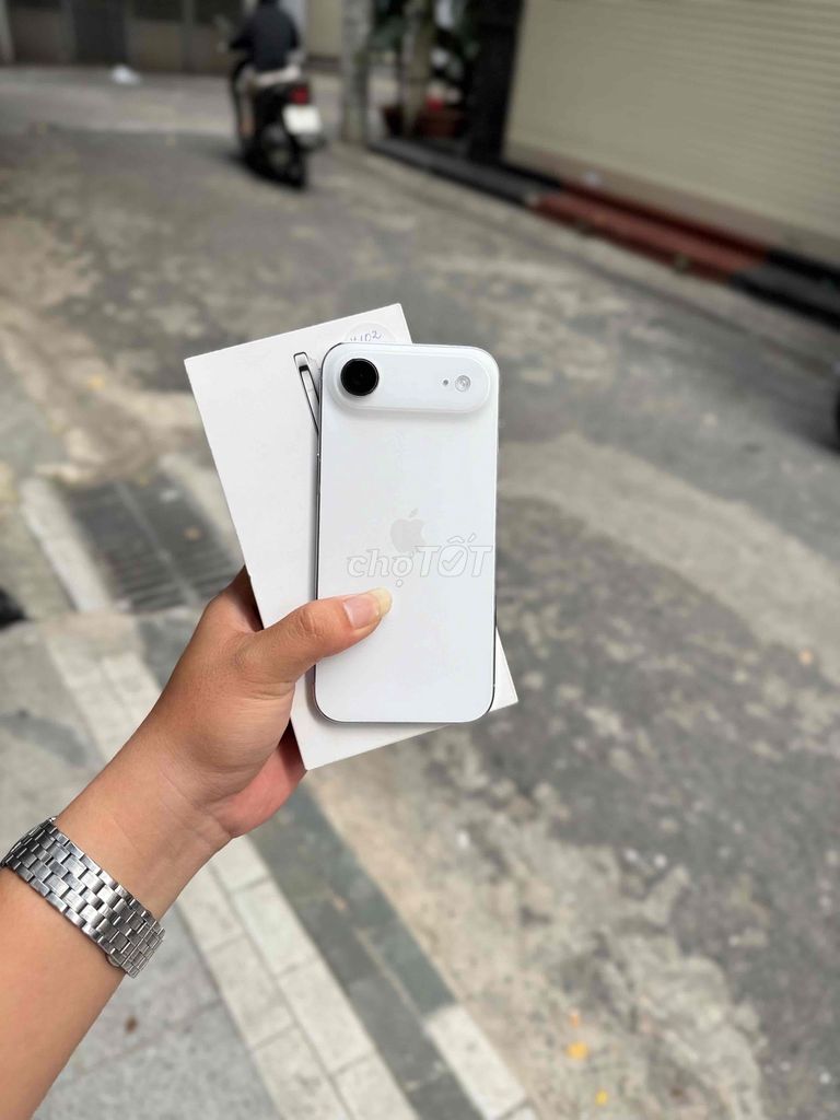 Apple iPhone 17 Air 256GB Trắng 99%. Mua bán Điện thoại tại Quận 11 Tp Hồ Chí Minh được đăng bởi Khoa Nguyễn  hình 1