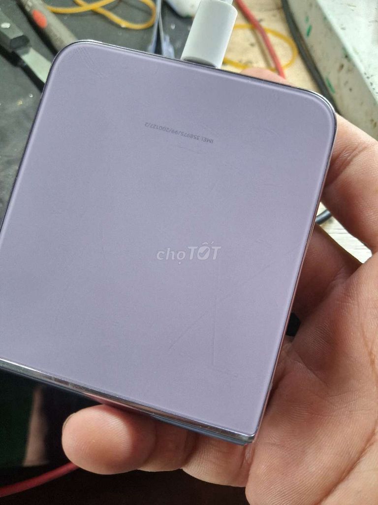 Samsung Z Flip 4 Tím Đã qua sử dụng. Mua bán Điện thoại tại Thành phố Vĩnh Long Vĩnh Long được đăng bởi Phạm Bằng Vĩnh Long hình 1