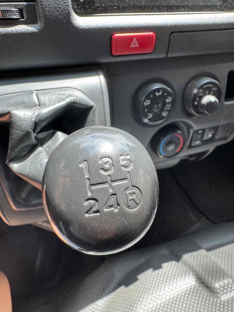 Toyota Hiace 2***0 km. Mua bán Ô tô tại Quận Bình Tân Tp Hồ Chí Minh được đăng bởi Huynh Duc hình 15