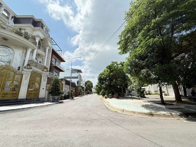 Lô đất đẹp 10m x 18m. 180m2. view Công viên KDC Phú Nhuận Lê Thị Riêng