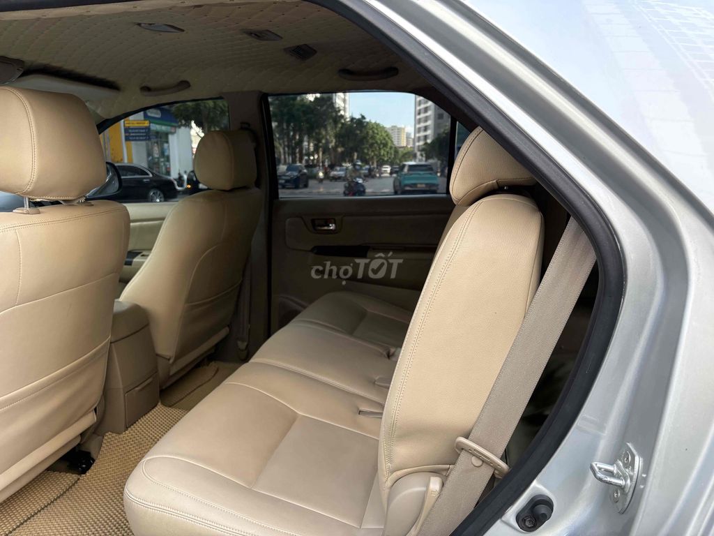 Toyota Fortuner 2011 2.5g máy dầu số sàn. Mua bán Ô tô tại Quận Hai Bà Trưng Hà Nội được đăng bởi Bùi hiển hình 9