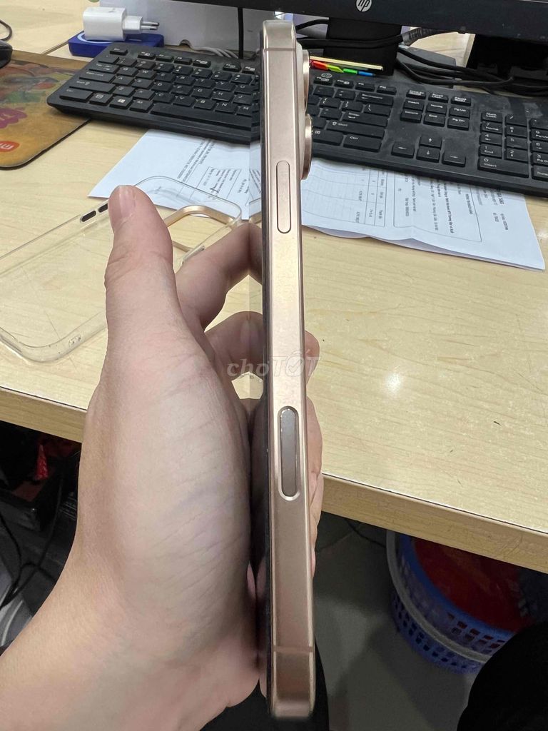 iPhone 16 Pro Max 512GB màu Sa mạc bản VN/A. Mua bán Điện thoại tại Quận Hà Đông Hà Nội được đăng bởi Lý Chiến hình 5
