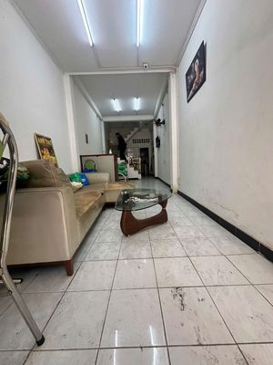 MẶT TIỀN KINH DOANH XE HƠI THÔNG LƯƠNG HỮU KHÁNH Q1