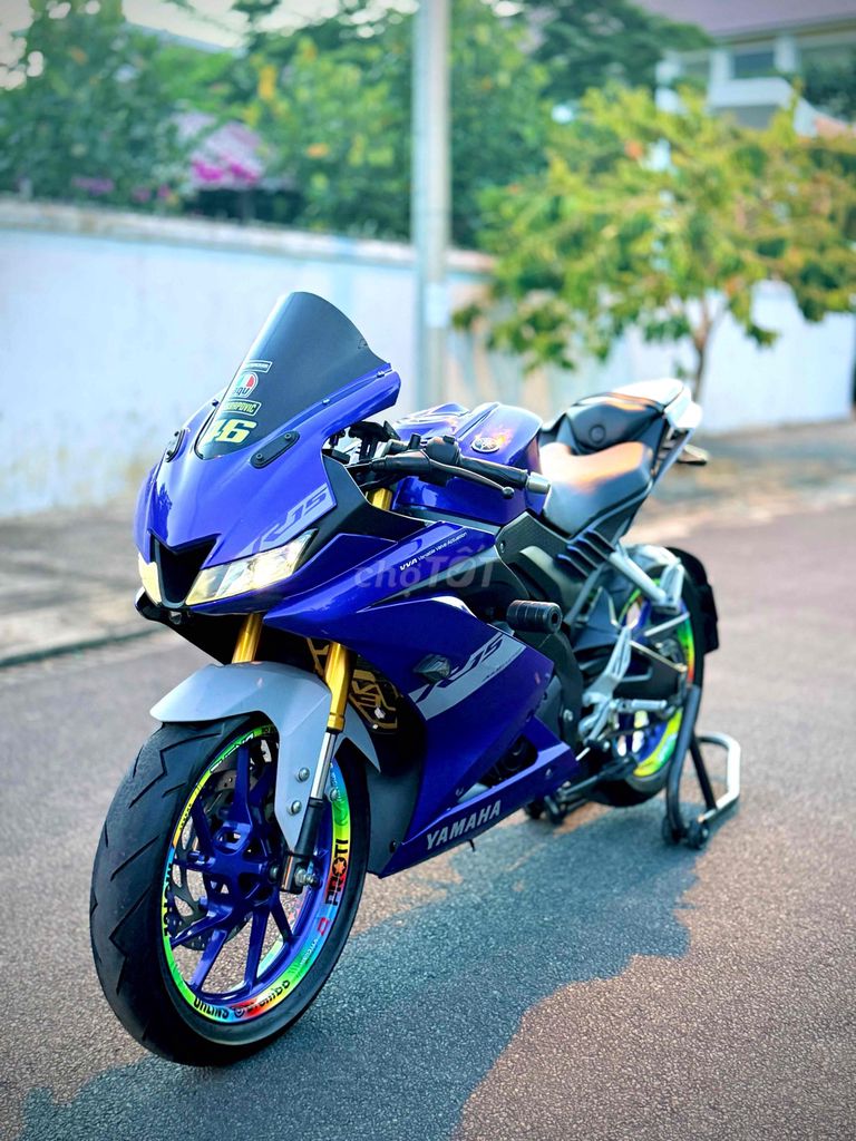 Зеленая ручная тележка Yamaha R15 v3