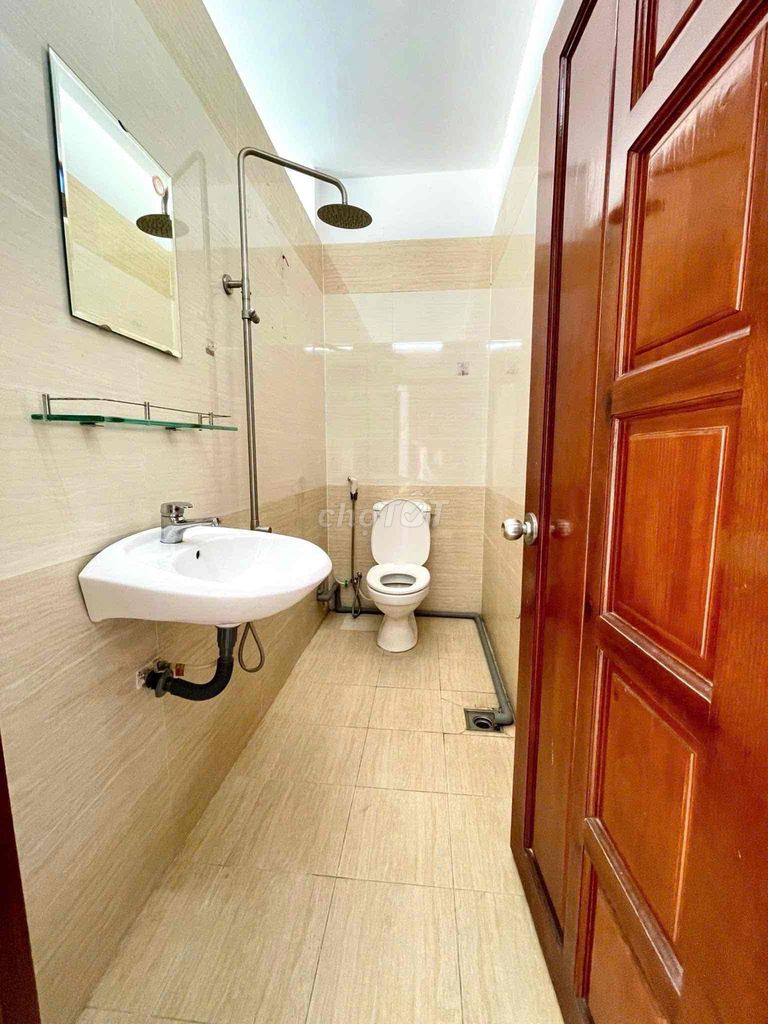 PHÒNG BAN CÔNG THOÁNG RỘNG- PHÚ NHUẬN GẦN CÁC QUẬN TRUNG TÂM Q1-3- BT