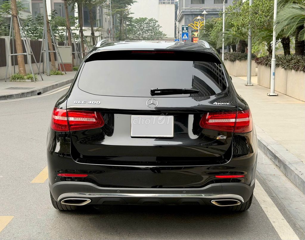 Mercedes GLC300 2018 Đen Kem. Mua bán Ô tô tại Quận Thanh Xuân Hà Nội được đăng bởi Nguyễn Tuấn Hoàng hình 4