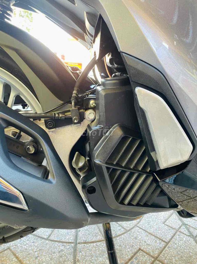 Honda SH150i ABS 2019 Bạc 15000 km. Mua bán Xe máy tại Quận Ninh Kiều Cần Thơ được đăng bởi CHXM Tân Liên Hưng 2 hình 12