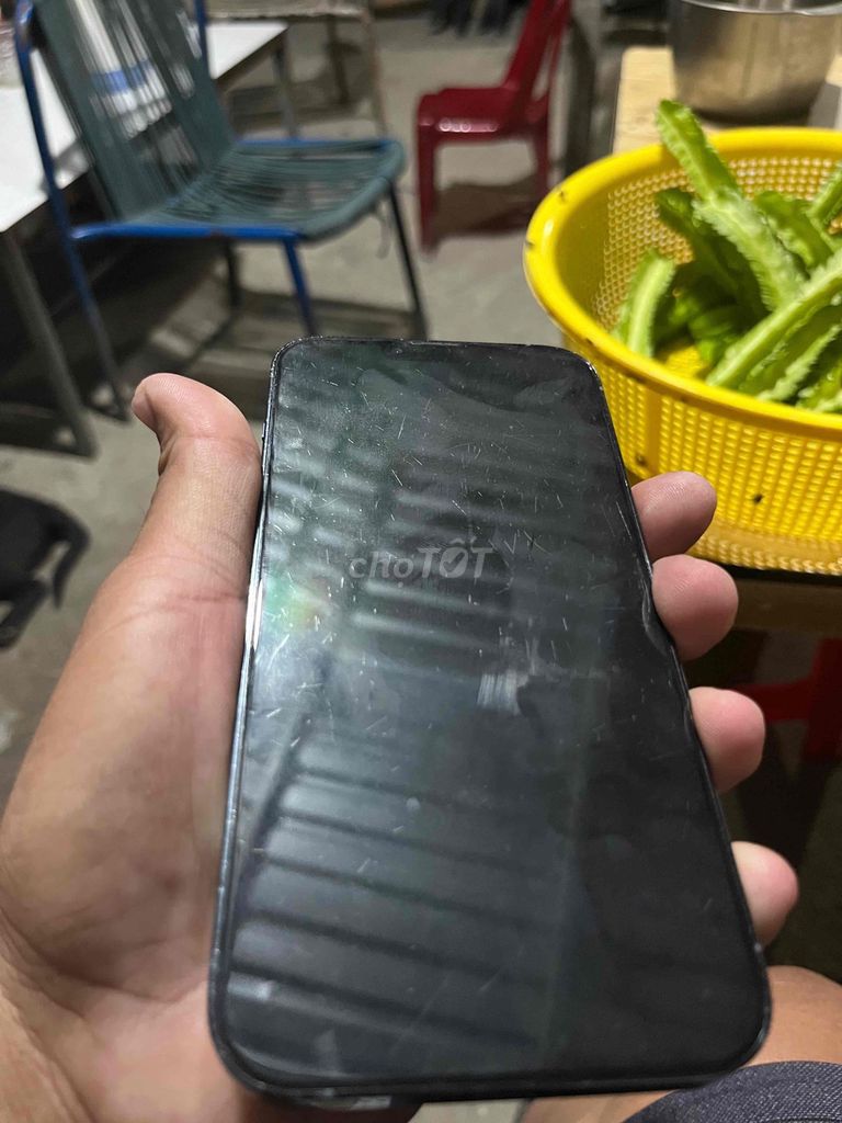 Apple iPhone 13 Pro Max Xám Nứt lưng. Mua bán Điện thoại tại Huyện Hóc Môn Tp Hồ Chí Minh được đăng bởi nguyen vinh hình 1