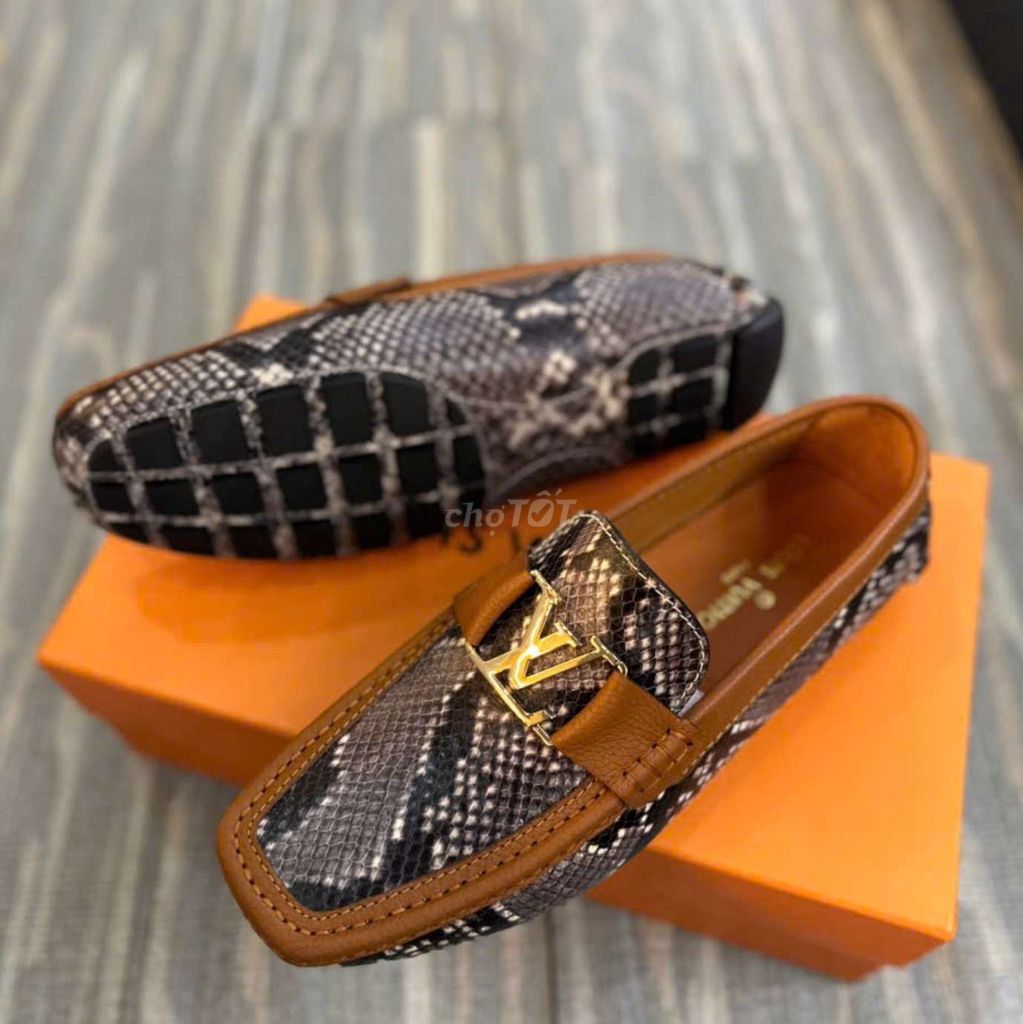 Giầy LV đỉnh cao .. Mua bán Giày dép tại Quận Gò Vấp Tp Hồ Chí Minh được đăng bởi Anh Ba  Hàng hiệu tuyển Chuyên bán Online uy tín hình 3