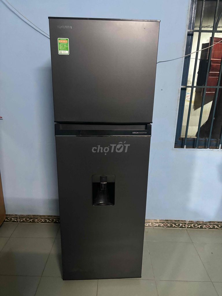 Tủ lạnh Toshiba 249L Đen. Mua bán Tủ lạnh tại Huyện Long Thành Đồng Nai được đăng bởi Thanh Thuý hình 1