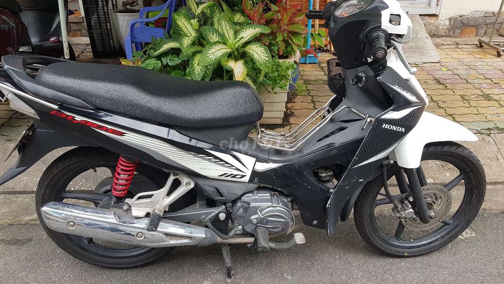 Xe wave Blade 110 2017 trắng đen 9 chủ. Mua bán Xe máy tại Thành phố Thủ Đức Tp Hồ Chí Minh được đăng bởi minh nhật hình 5