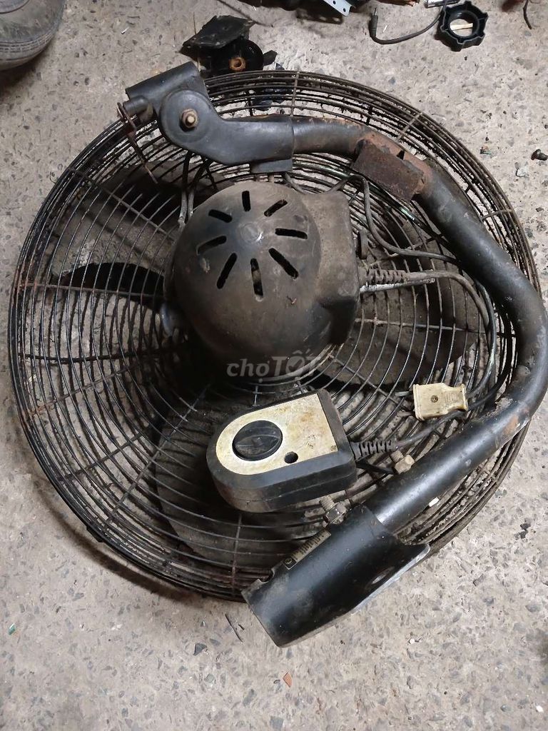 Quạt công nghiệp treo tường Đen. Mua bán Quạt tại Thành phố Thủ Đức Tp Hồ Chí Minh được đăng bởi Tinh hình 1