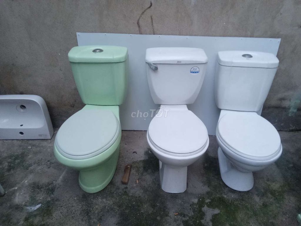 Bồn cầu Xanh lá, Trắng. Mua bán Thiết bị vệ sinh, nhà tắm tại Thành phố Biên Hòa Đồng Nai được đăng bởi nguyênthanh hình 1