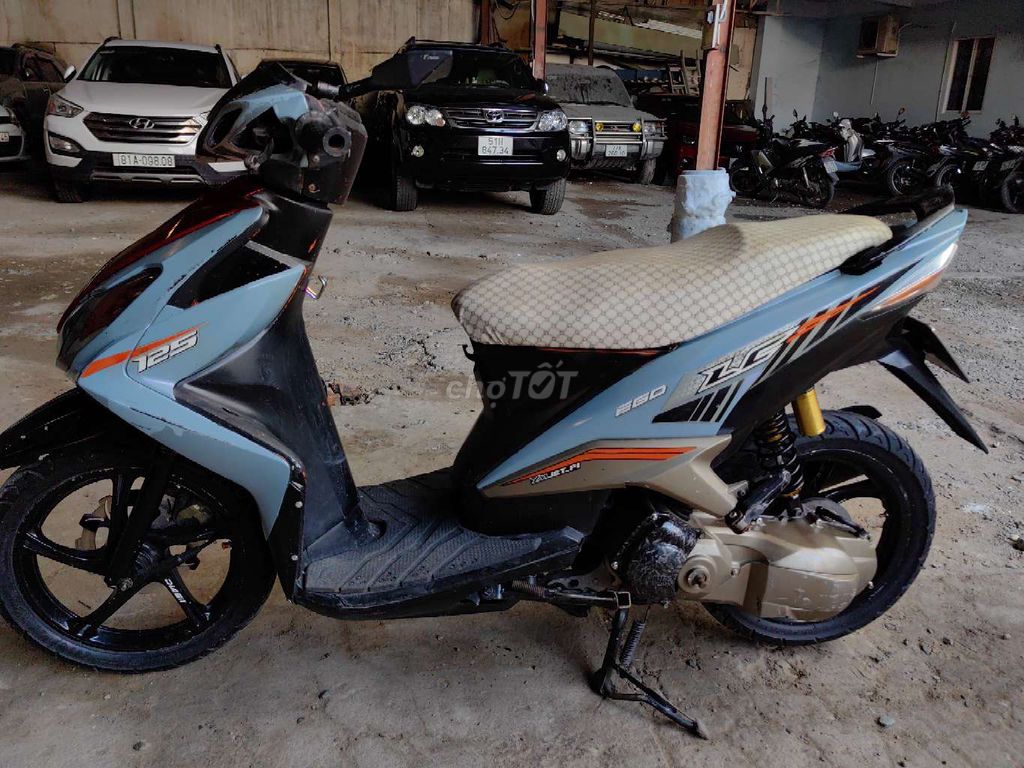 Yamaha Luvias Xám đỏ. Mua bán Xe máy tại Quận Tân Bình Tp Hồ Chí Minh được đăng bởi Trung hình 5