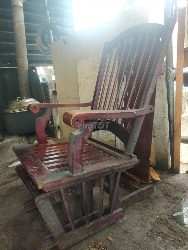 Ghế bập bênh Gỗ Nâu đỏ. Mua bán Bàn ghế tại Thành phố Biên Hòa Đồng Nai được đăng bởi Viet hình 1
