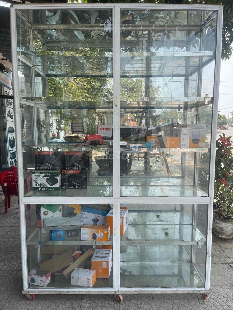 Tủ trưng bày Kính Nhôm. Mua bán Tủ, kệ gia đình tại Huyện Hòa Vang Đà Nẵng được đăng bởi Nguyen duy quang hình 1