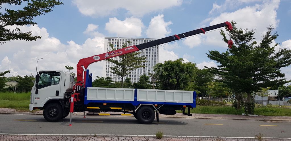Bán Isuzu 5 Tấn cẩu Unic 370 thùng dài 5.1m. Mua bán Xe tải, xe ben tại Quận 12 Tp Hồ Chí Minh được đăng bởi Mr Thành hình 4