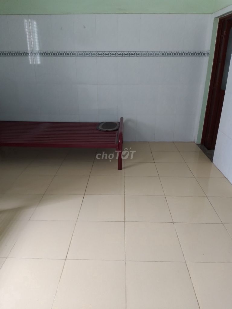 Phòng Trọ - 20m2, Đường Bến Vân Đồn, Quận 4