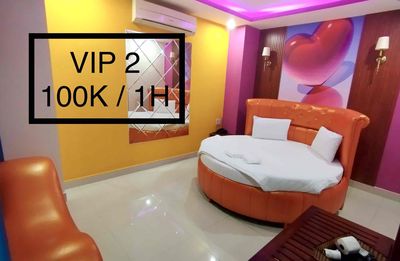 khách sạn nguyệt nga 8 tuyển lễ tân ca ngày