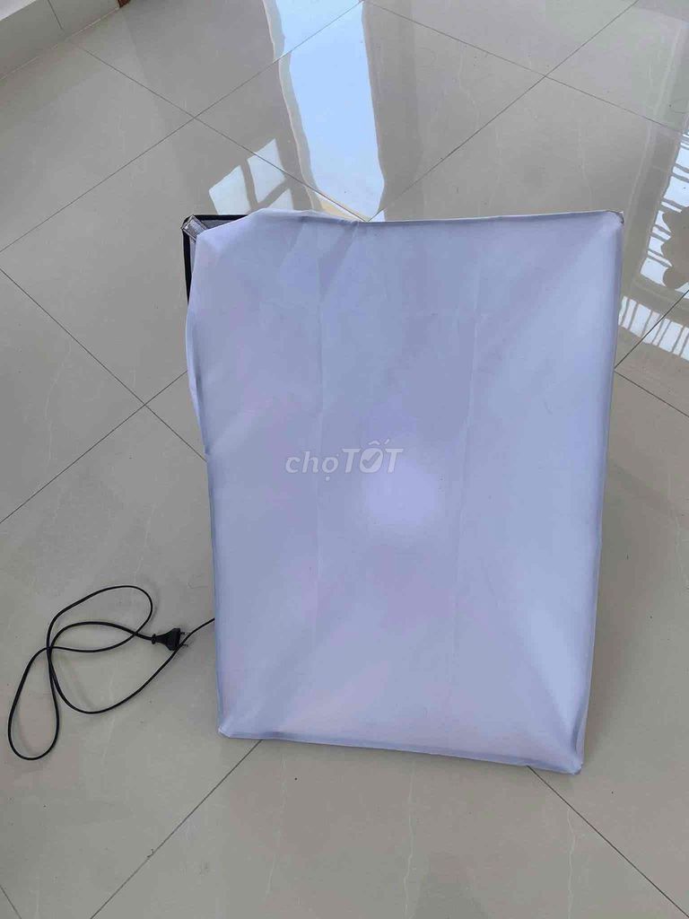 1 softbox đèn studio và 1 đèn led 50W Trắng. Mua bán Máy ảnh, Máy quay tại Thành phố Huế Thừa Thiên Huế được đăng bởi Tuấn Đạt hình 1