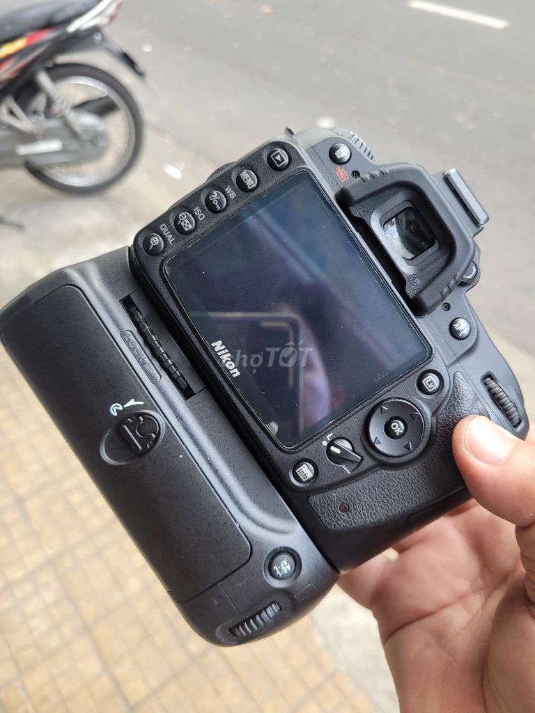 Nikon D90 như mới    kèm Grip