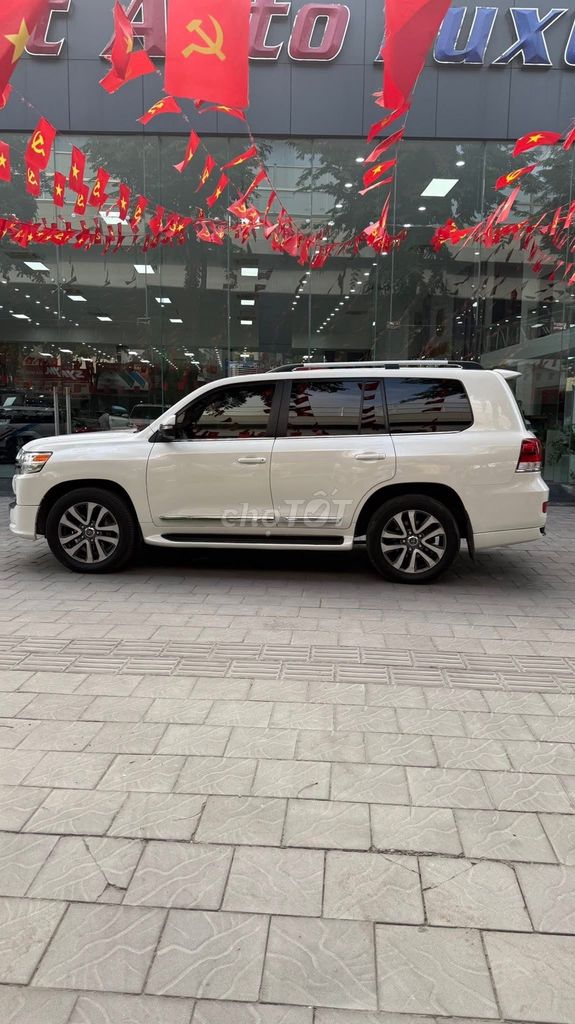 Toyota Land Cruiser 5.7 nhập Mỹ, sản xuất 2016.. Mua bán Ô tô tại Quận Bắc Từ Liêm Hà Nội được đăng bởi Mr Hợi  hình 6