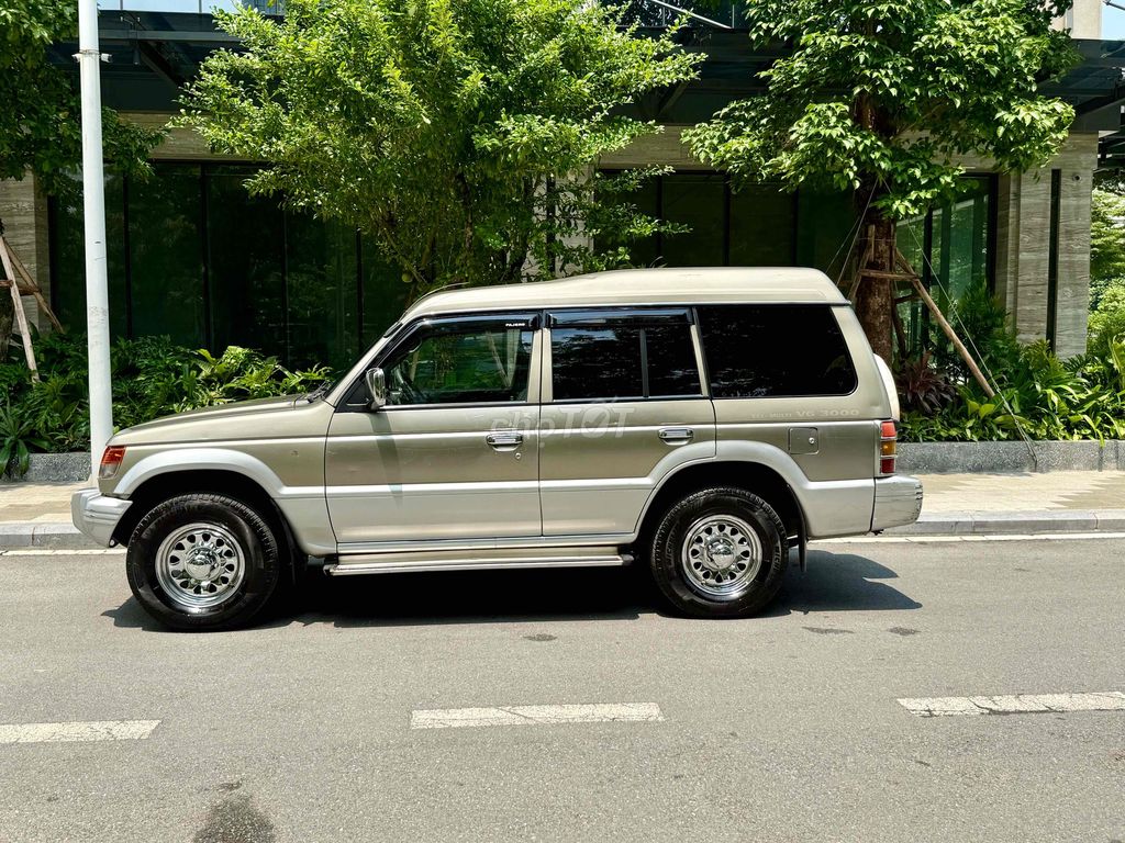 Mitsubishi Pajero V33 2007 механике песочный