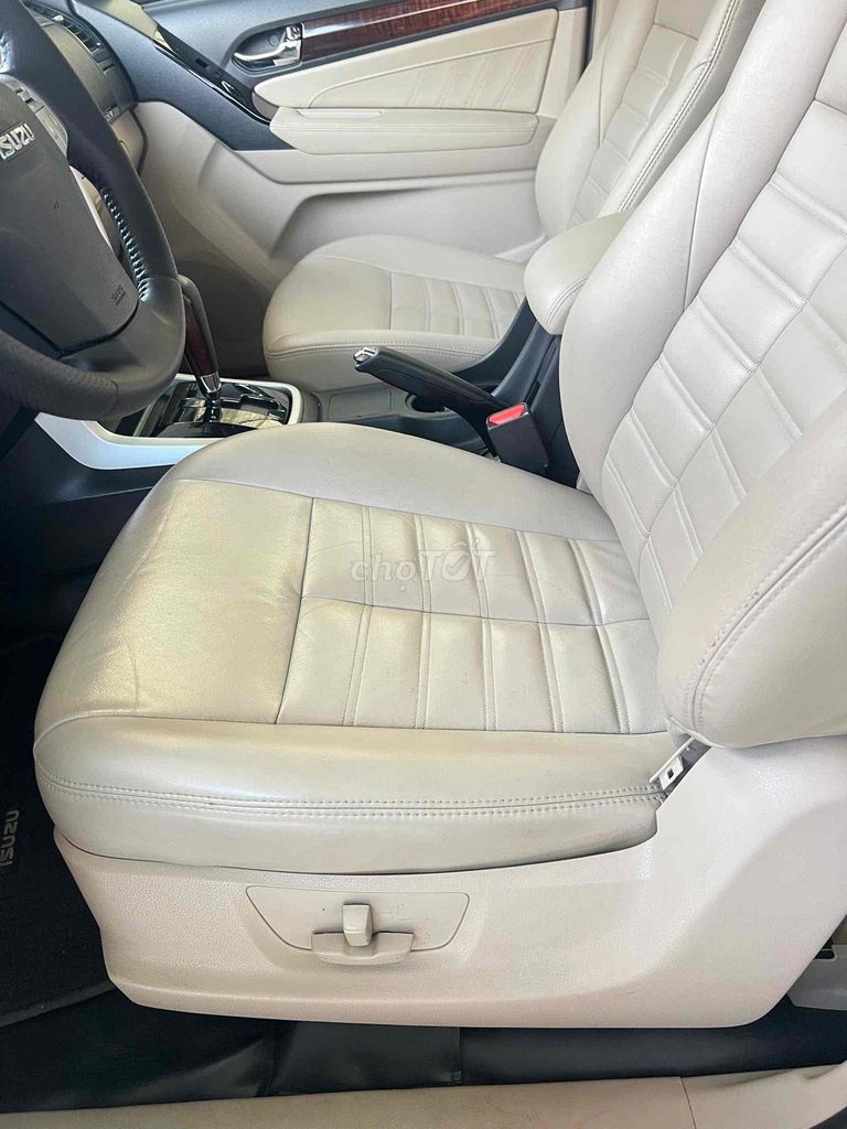 Isuzu Mu X 2018 1.9 4X2 AT - 88000 km. Mua bán Ô tô tại Quận Tân Phú Tp Hồ Chí Minh được đăng bởi phan khanh hình 14