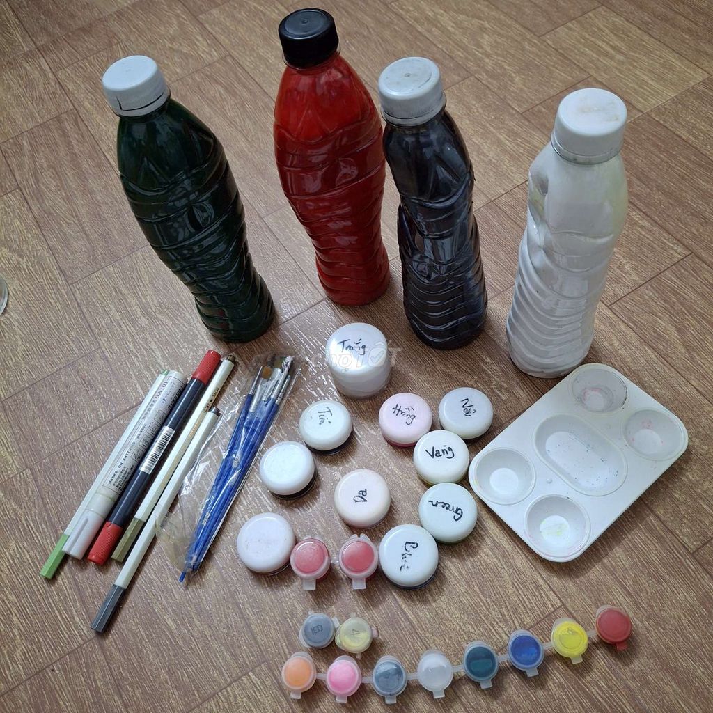 [Tặng Bút vẽ + Cọ + Khay] Thanh lý Màu nước còn dư. Mua bán Sở thích khác tại Quận Tân Bình Tp Hồ Chí Minh được đăng bởi Gia Linh hình 1