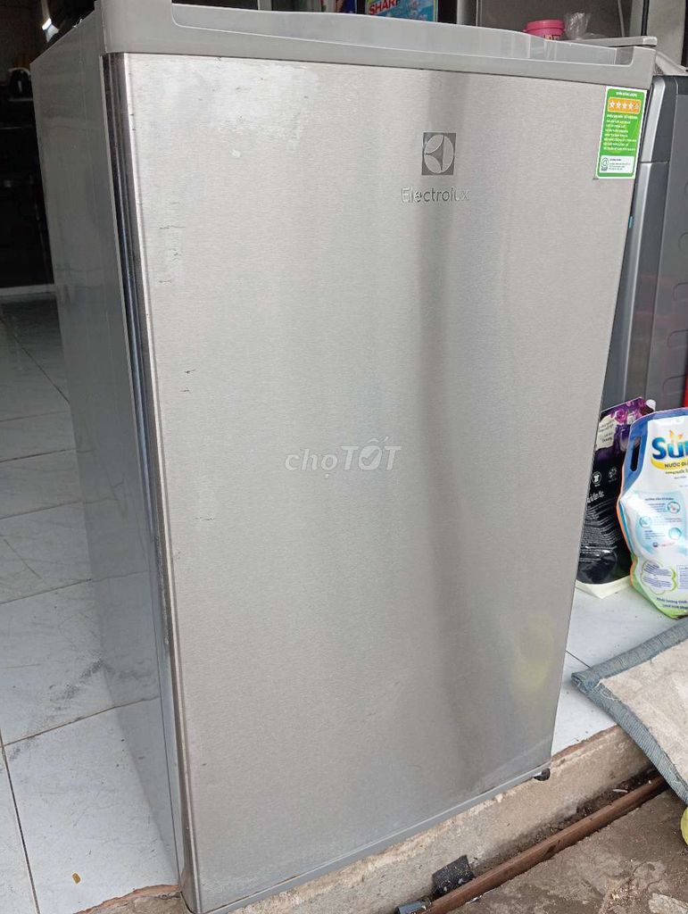 Cần bán tủ lạnh Electrolux 90 lit tiết kiệm điện