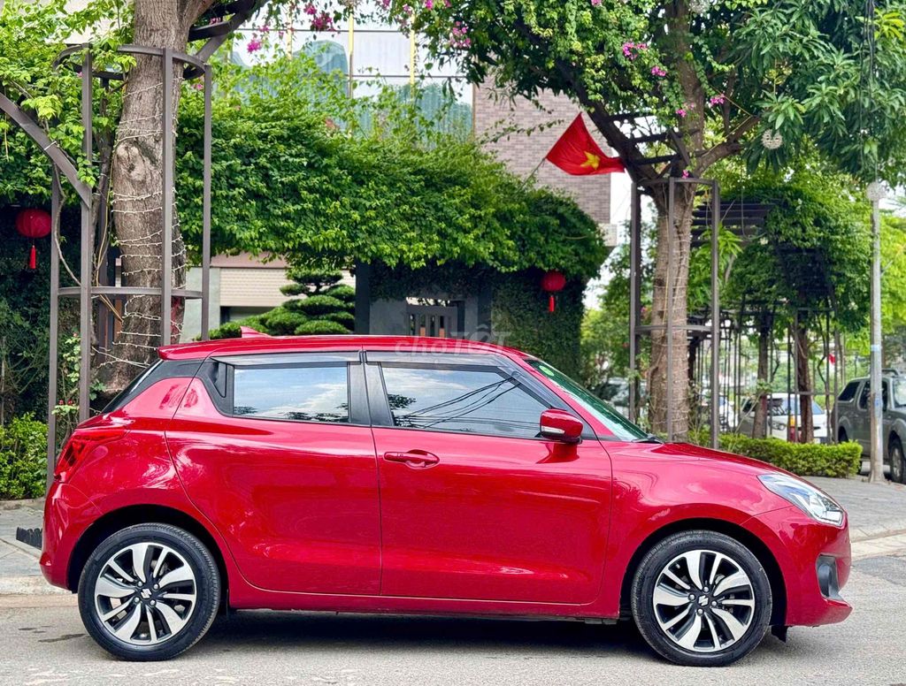 Suzuki Swift GLX 1.2 AT 2019 импортный красный