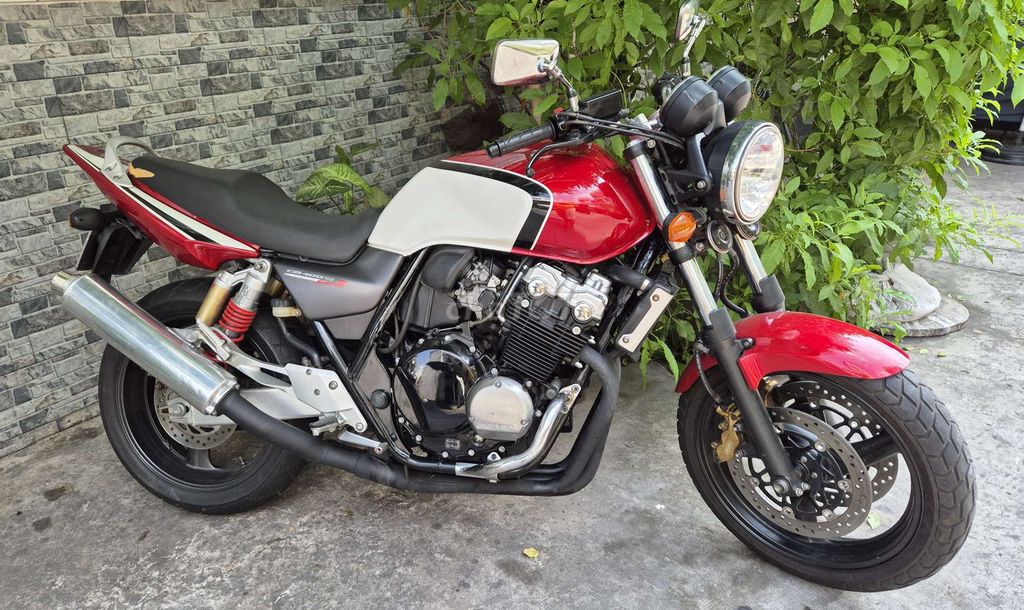 Honda CB 400 Vtec 3