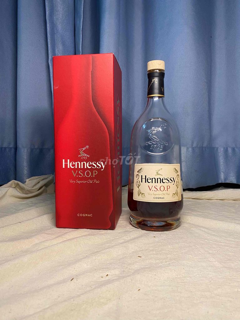 Vỏ chai Hennessy V.S.O.P 700ml mới. Mua bán Đồ sưu tầm, đồ cổ tại Quận 5 Tp Hồ Chí Minh được đăng bởi Nguyễn Hưng hình 1