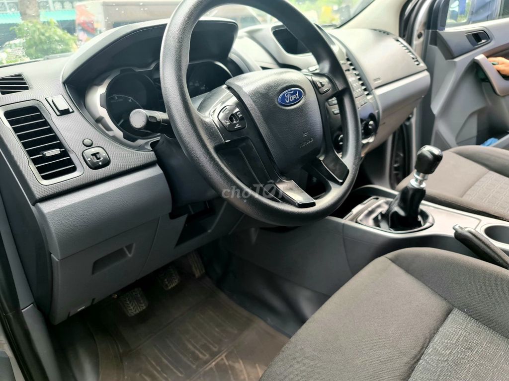 Ford Ranger XLS 2016, bảo hành 2026 hỗ trợ vay 75%. Mua bán Ô tô tại Quận Tân Phú Tp Hồ Chí Minh được đăng bởi Đức hình 4