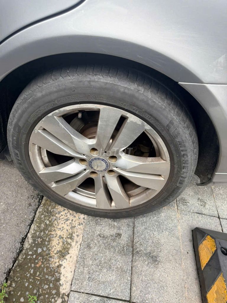 Mercedes E250 2012 Серый 232 000 км