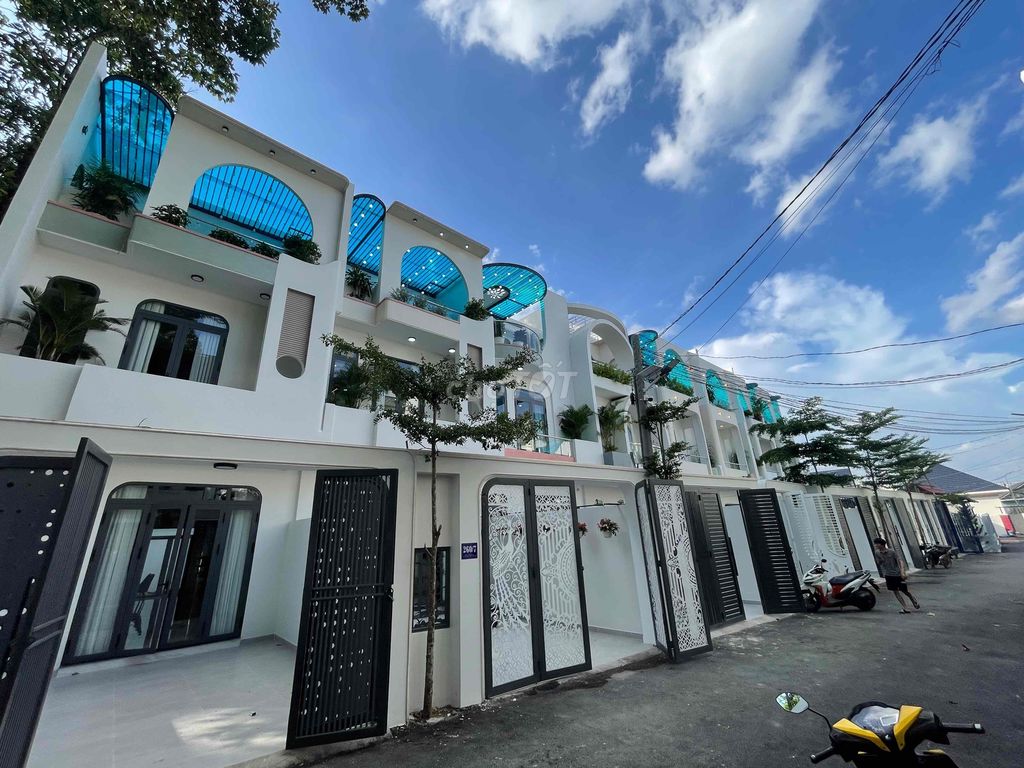 Bán Nhà Trung Tâm Thị Trấn Long Thành. Mua bán nhà ở tại Huyện Long Thành Đồng Nai được đăng bởi Đạt Lê hình 1