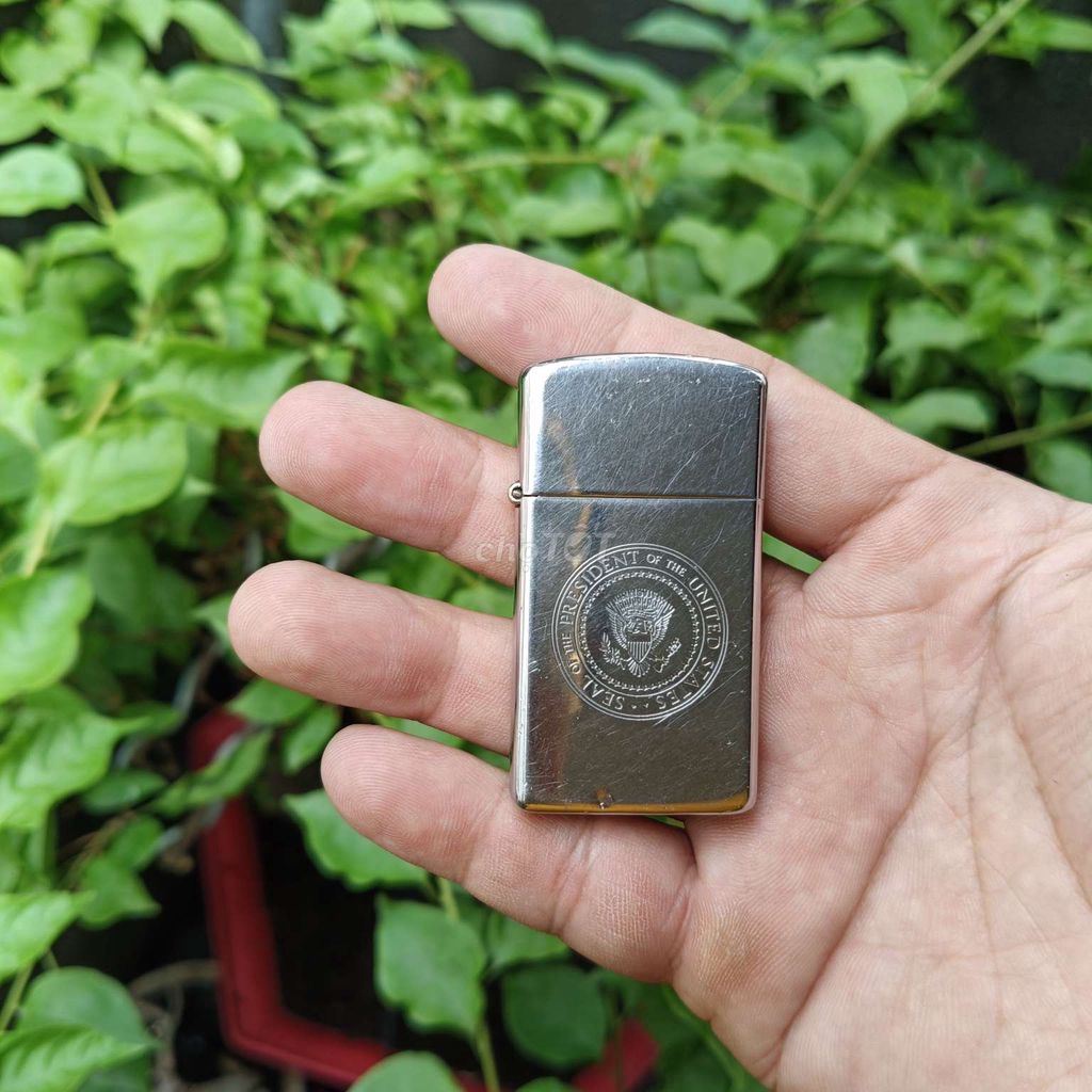 Zippo xưa vỏ ruột trùng 500k