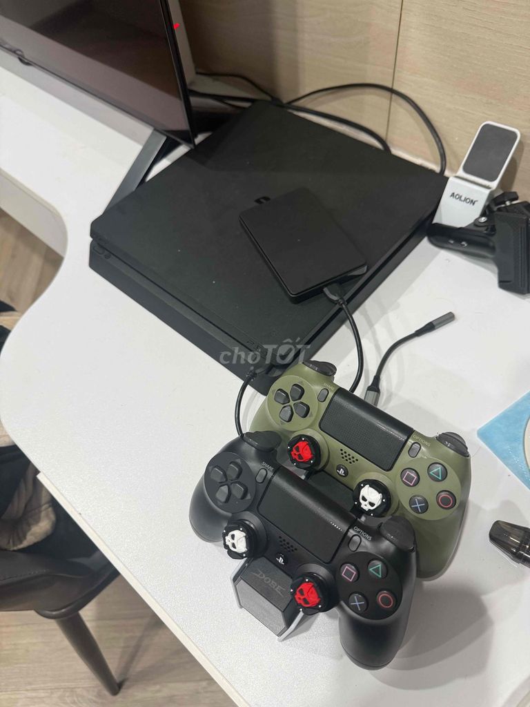 Máy chơi game Sony PS4 1TB Đen. Mua bán Thiết bị chơi game tại Quận Long Biên Hà Nội được đăng bởi lê hồng sơn hình 1