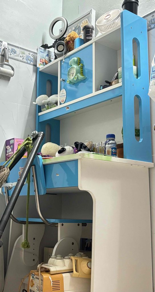 Bàn học Gỗ Xanh trắng Chắc chắn. Mua bán Bàn ghế tại Quận 6 Tp Hồ Chí Minh được đăng bởi Lê ngọc hình 1