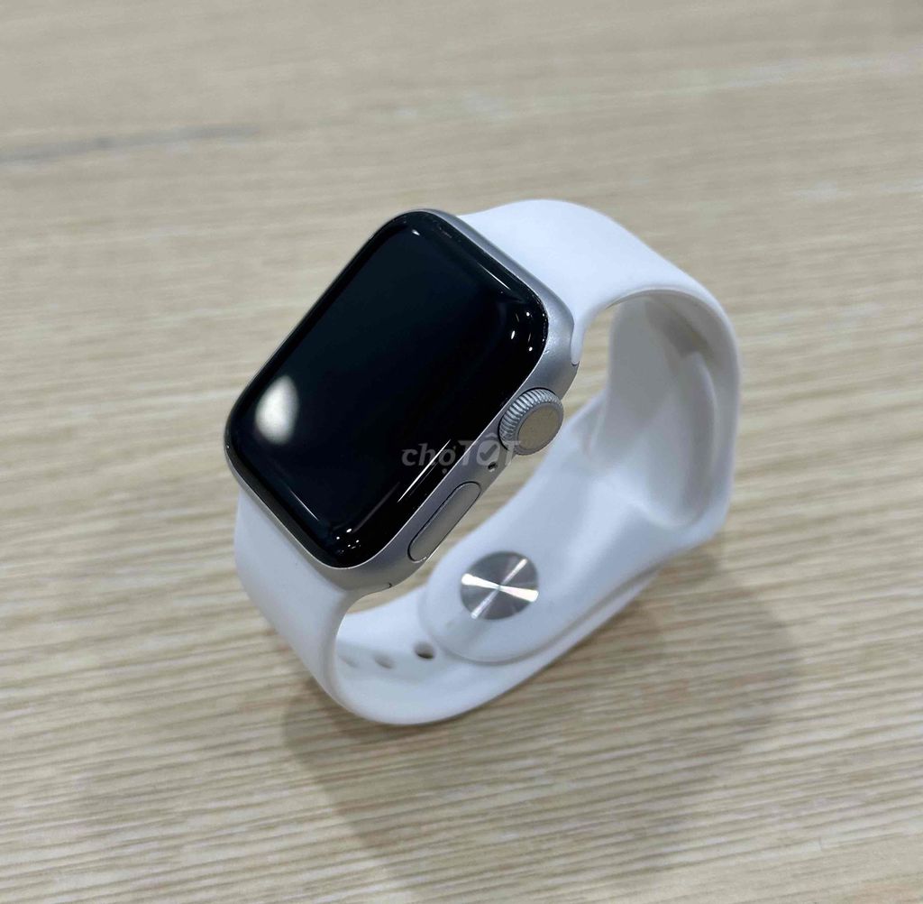 Apple Watch Series 5 Trắng 40mm. Mua bán Thiết bị đeo thông minh tại Quận 5 Tp Hồ Chí Minh được đăng bởi Anh Thư hình 1