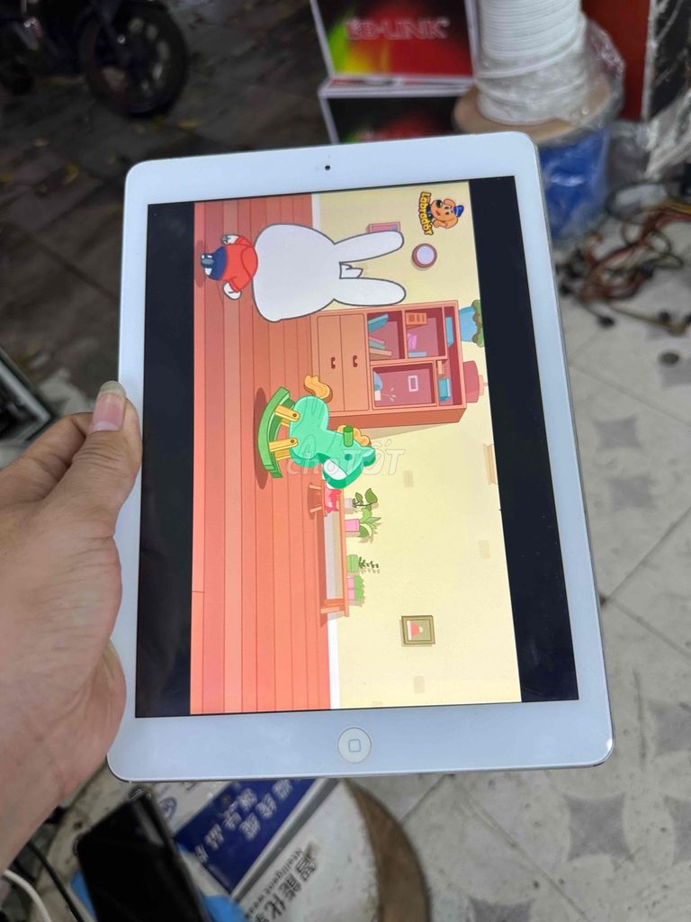 Apple iPad Air 1 Bạc 128G. Mua bán Máy tính bảng tại Quận Hai Bà Trưng Hà Nội được đăng bởi Laptop 168 Lê Thanh Nghị hình 1