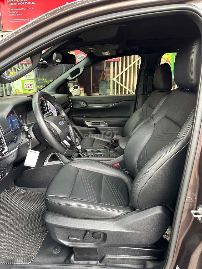 Ford Everest 2023 Titanium 2.0L 4x2 AT - 33000 km. Mua bán Ô tô tại Quận 12 Tp Hồ Chí Minh được đăng bởi Văn Bình hình 5